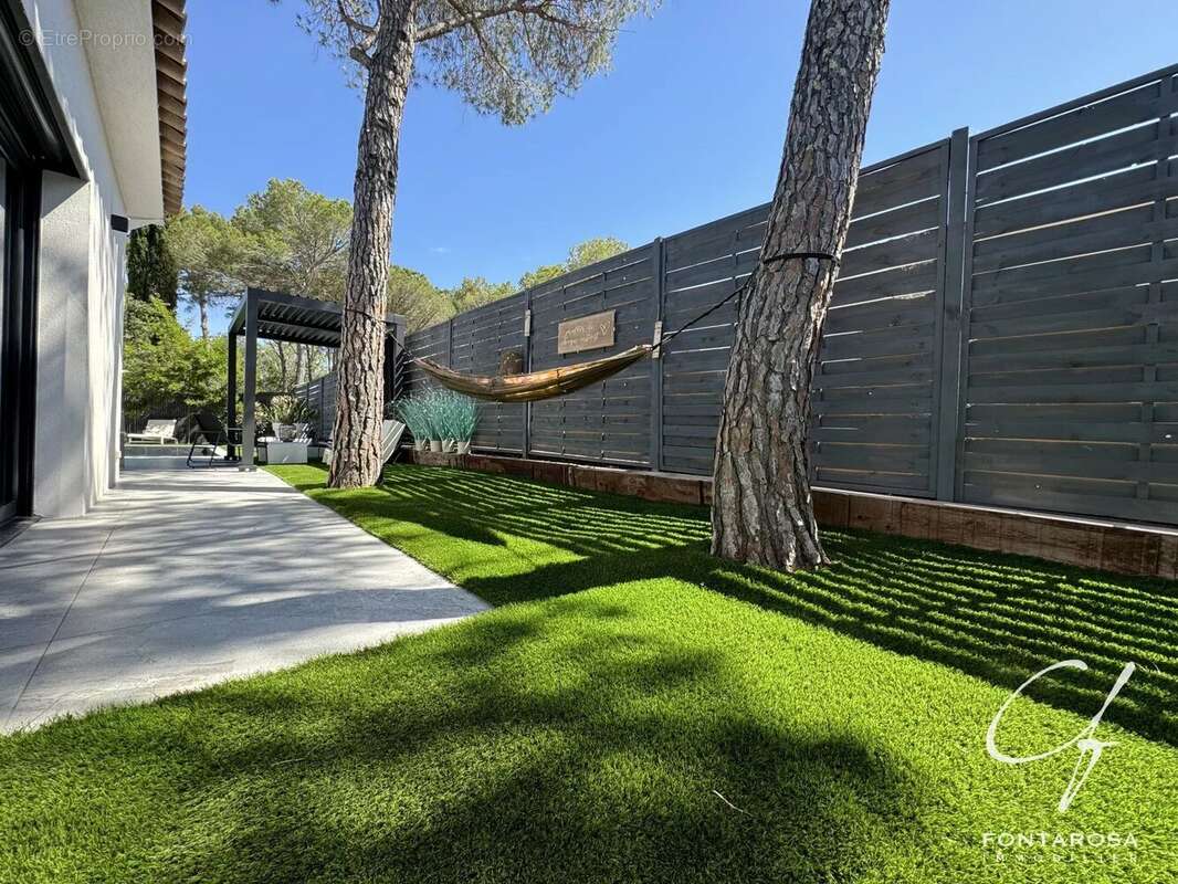 Maison à PUGET-SUR-ARGENS