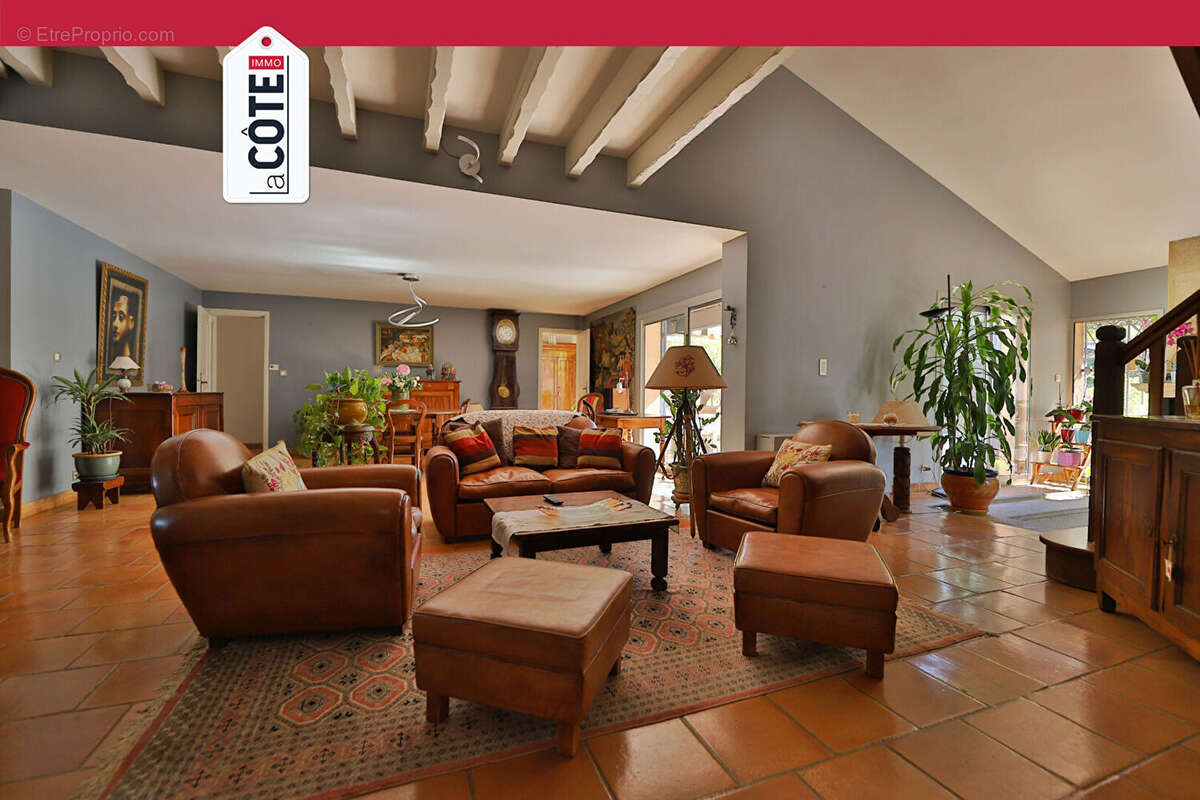 Maison à CHATEAUNEUF-LES-MARTIGUES