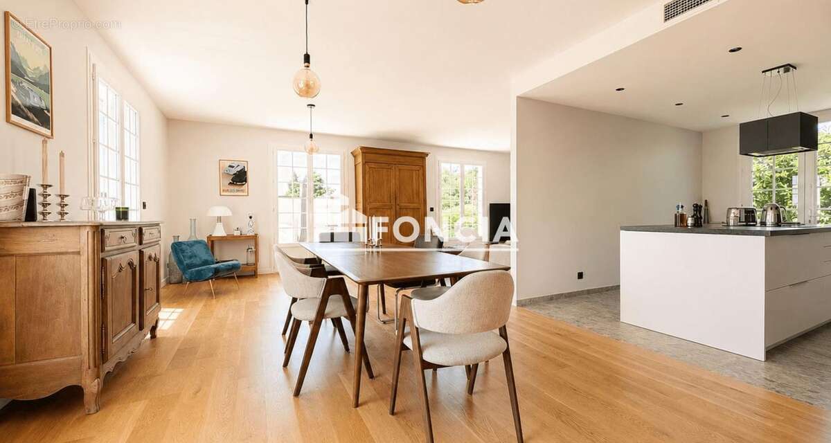 Maison à LIMAS