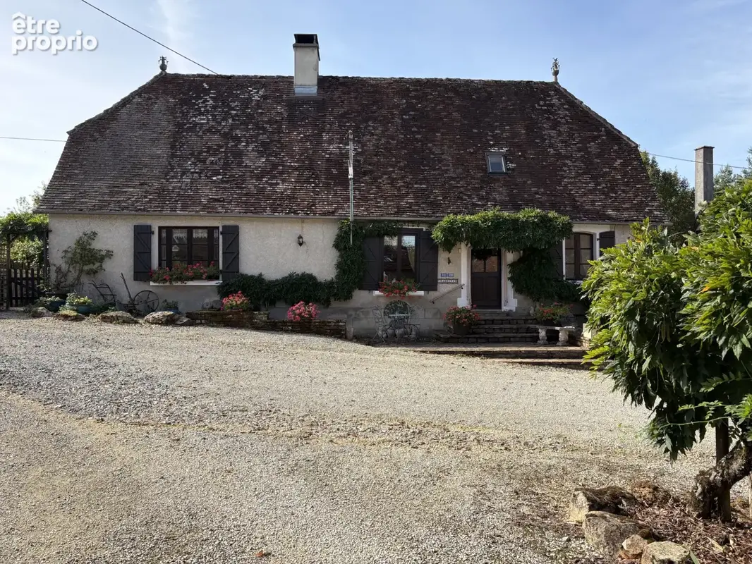 Fermette transformée en gite complexe avec piscine et 4 hectares de terrain avec bois - photo 37