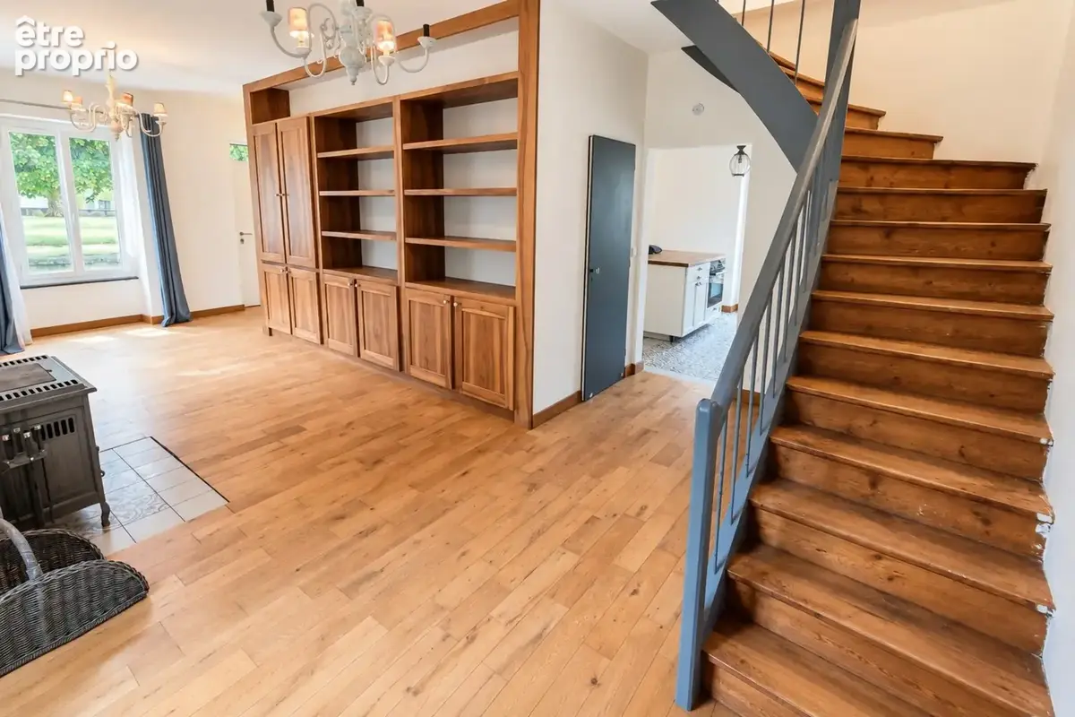 Maison 160 m² – 6 chambres – cœur de Viriville – fort potentiel - photo 4