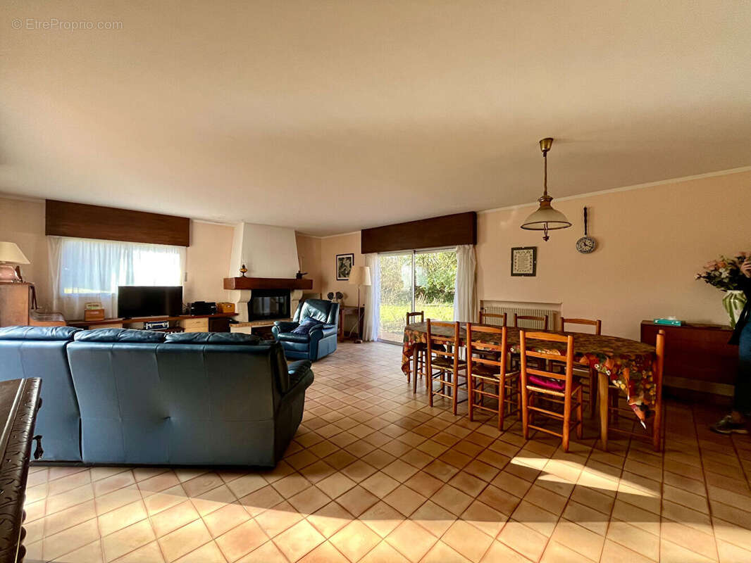 Maison à MAREIL-SUR-MAULDRE