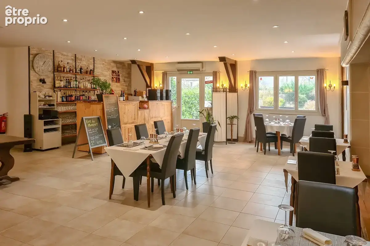 Ensemble immobilier avec restaurant et habitations - photo 3