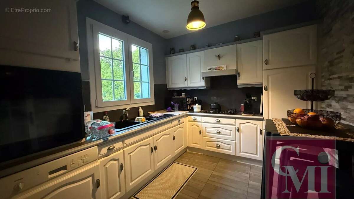 Maison à BREUX-JOUY