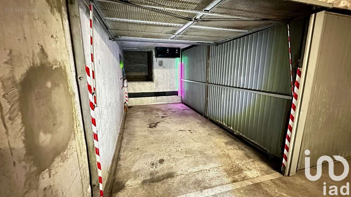 Photo 5 - Parking à COURBEVOIE