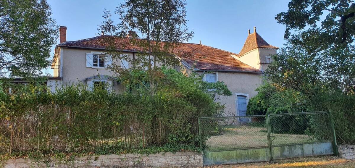 Maison à LIVERNON