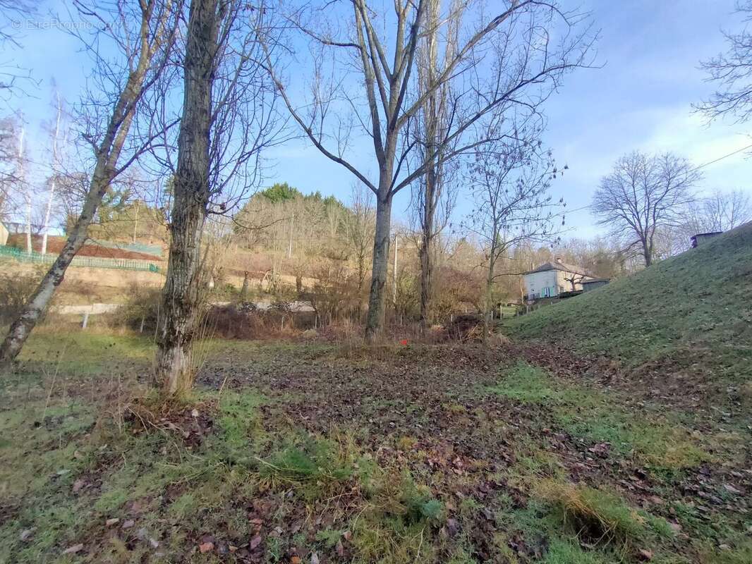 Terrain constructible et viabilise - photo 3