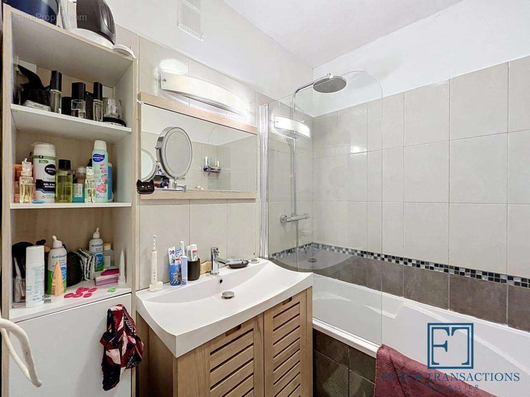 Appartement à FONTENAY-LE-FLEURY