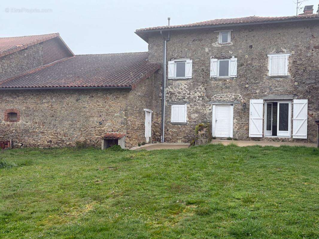Maison à SAINT-GENCE