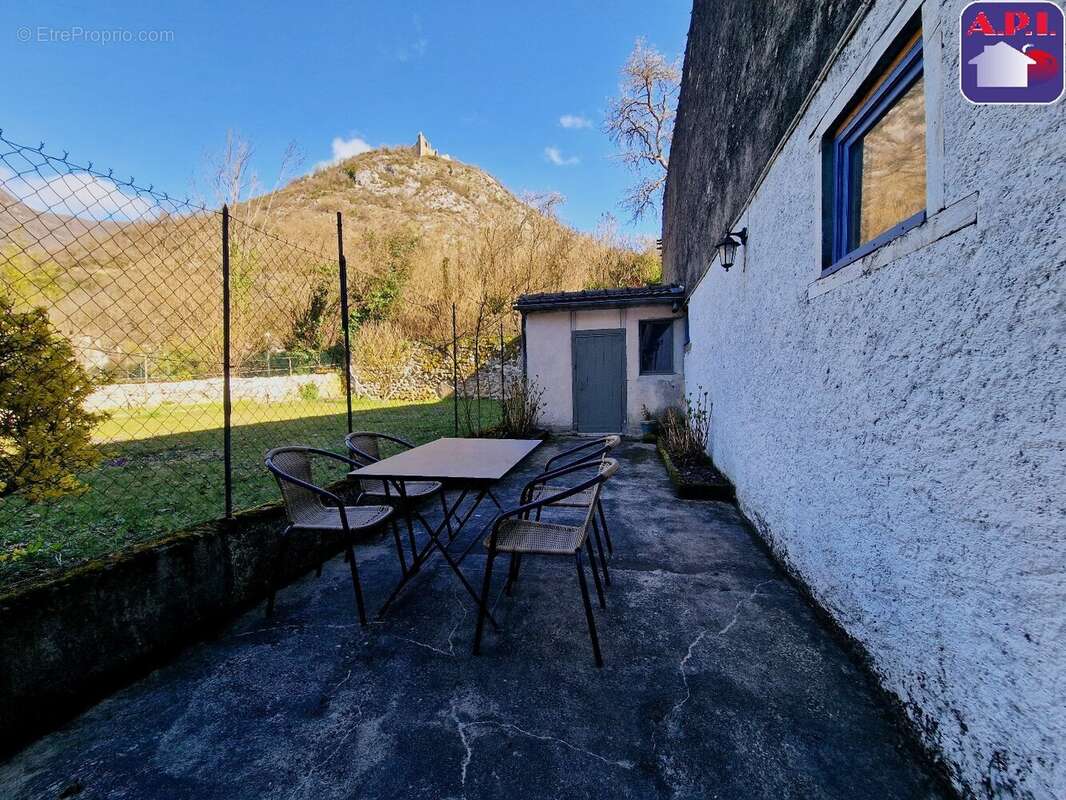 Maison à CAPOULET-ET-JUNAC