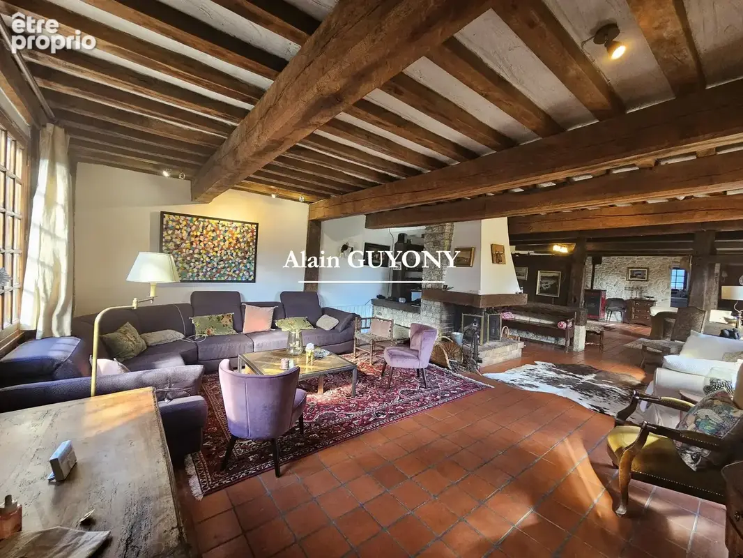 Maison 7 pièces 182 m² à vendre à Pont-L'eveque (14130) - photo 2