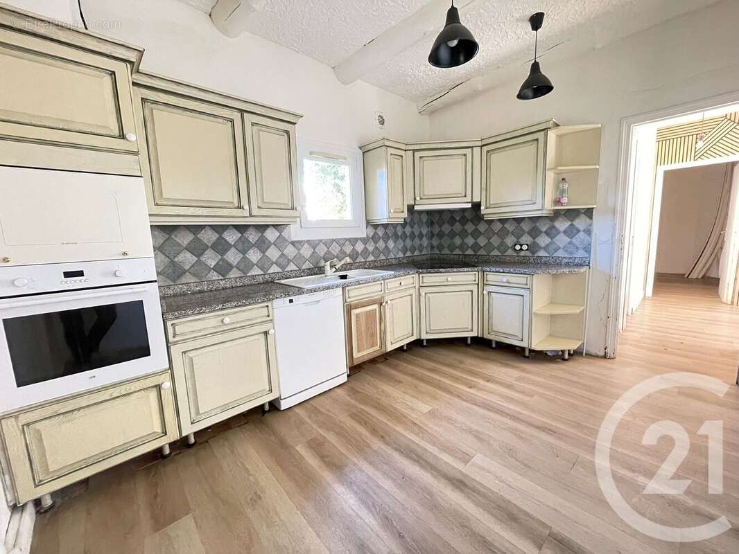 Maison à SAINT-LAURENT-DU-VAR