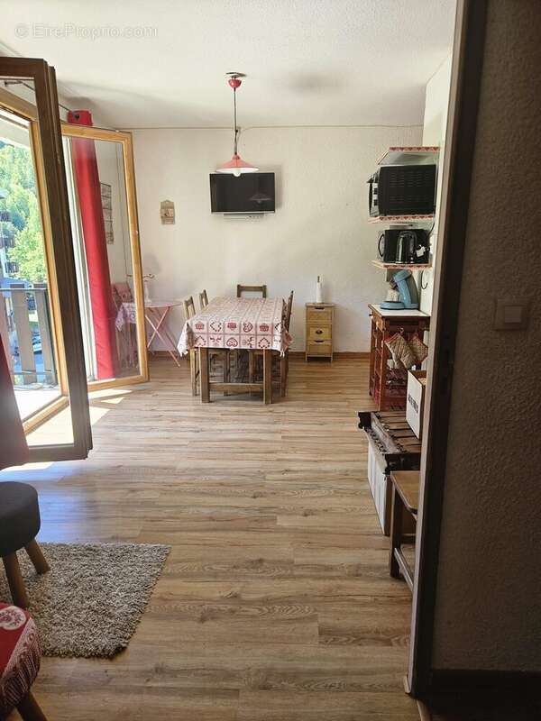 Pièce à vivre  - Appartement à MONTCLAR
