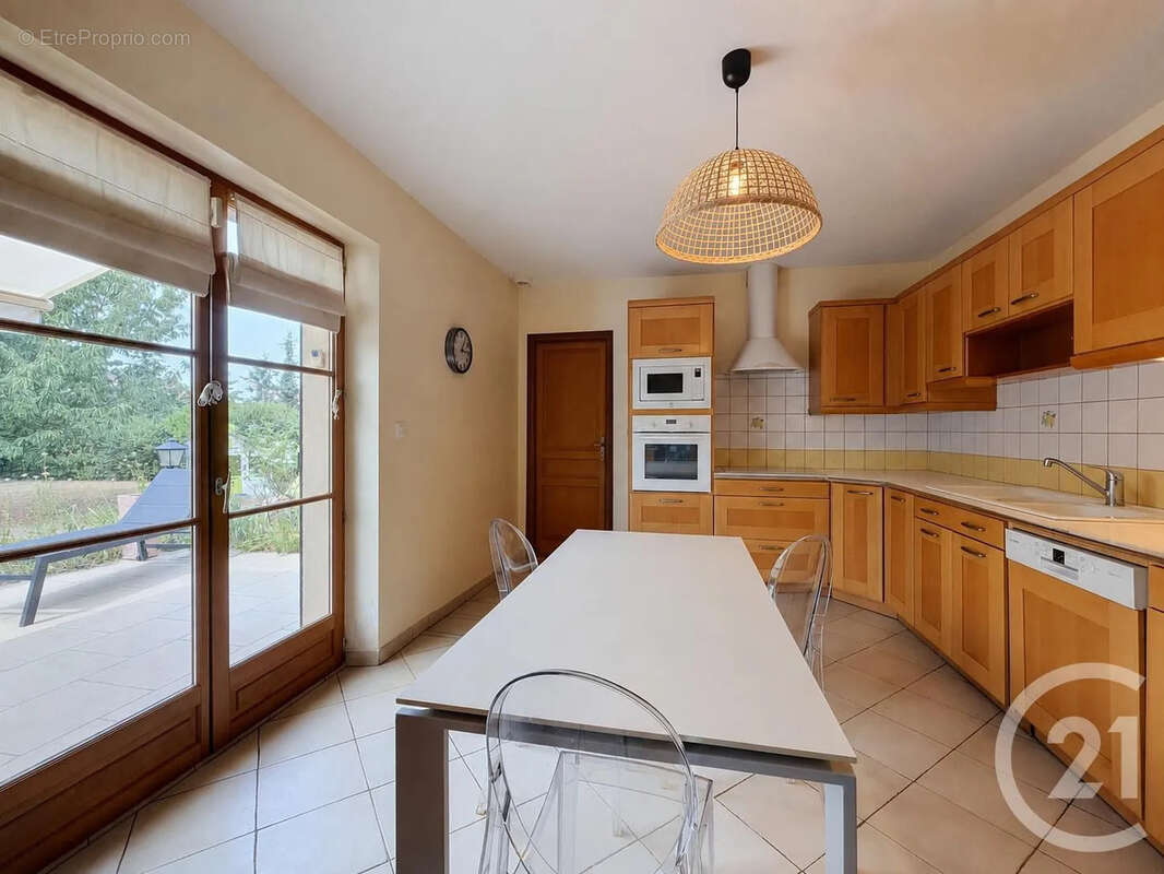 Maison 263 m² à Ardon  - photo 6