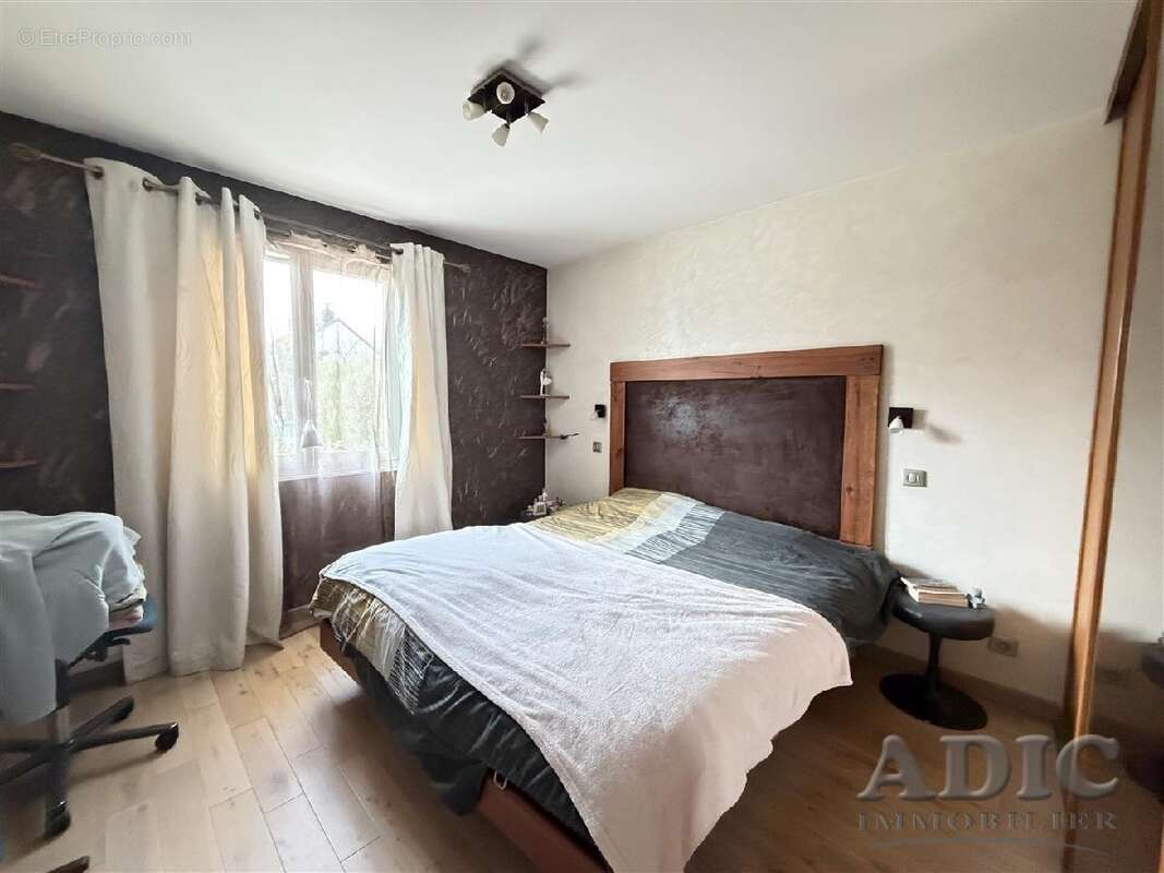 Maison 126 m² à Saint-Soupplets  - photo 8