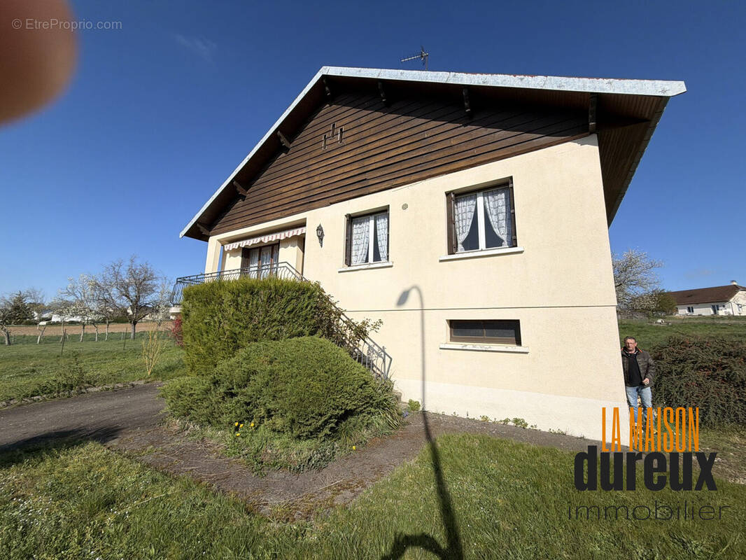 Maison à NANTILLY