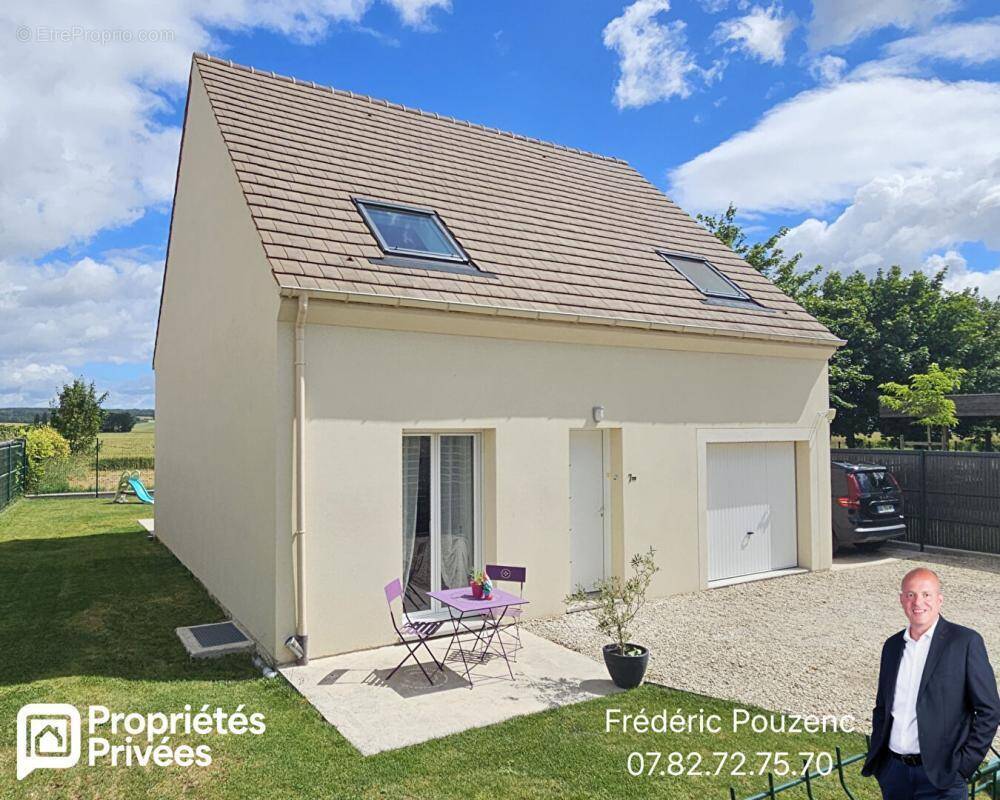 Maison à LA QUEUE-LES-YVELINES