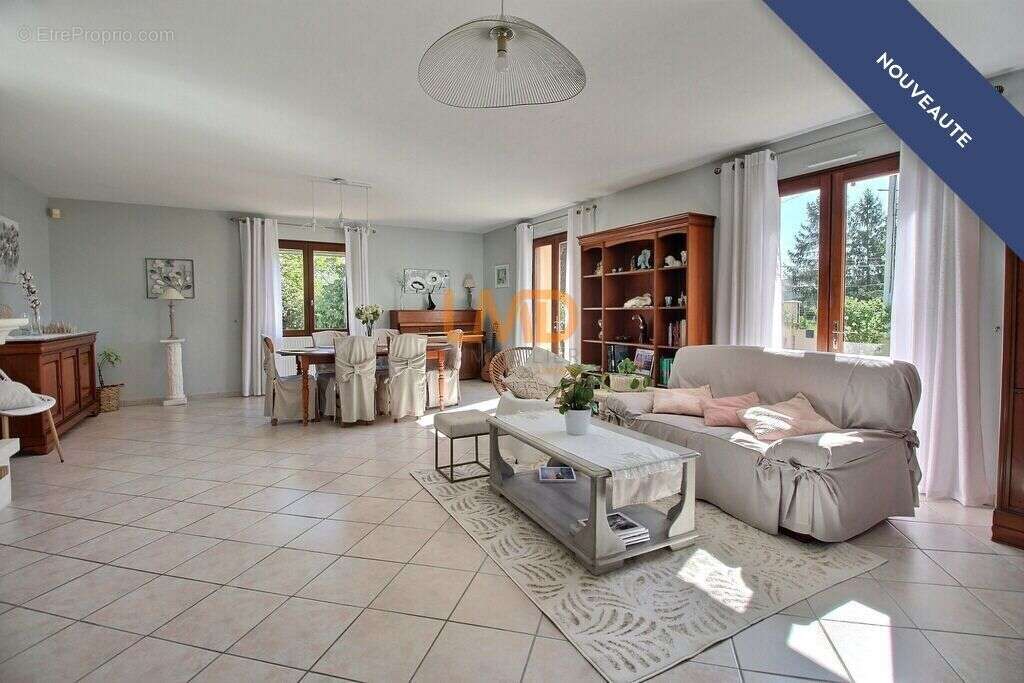 Maison à BURIE