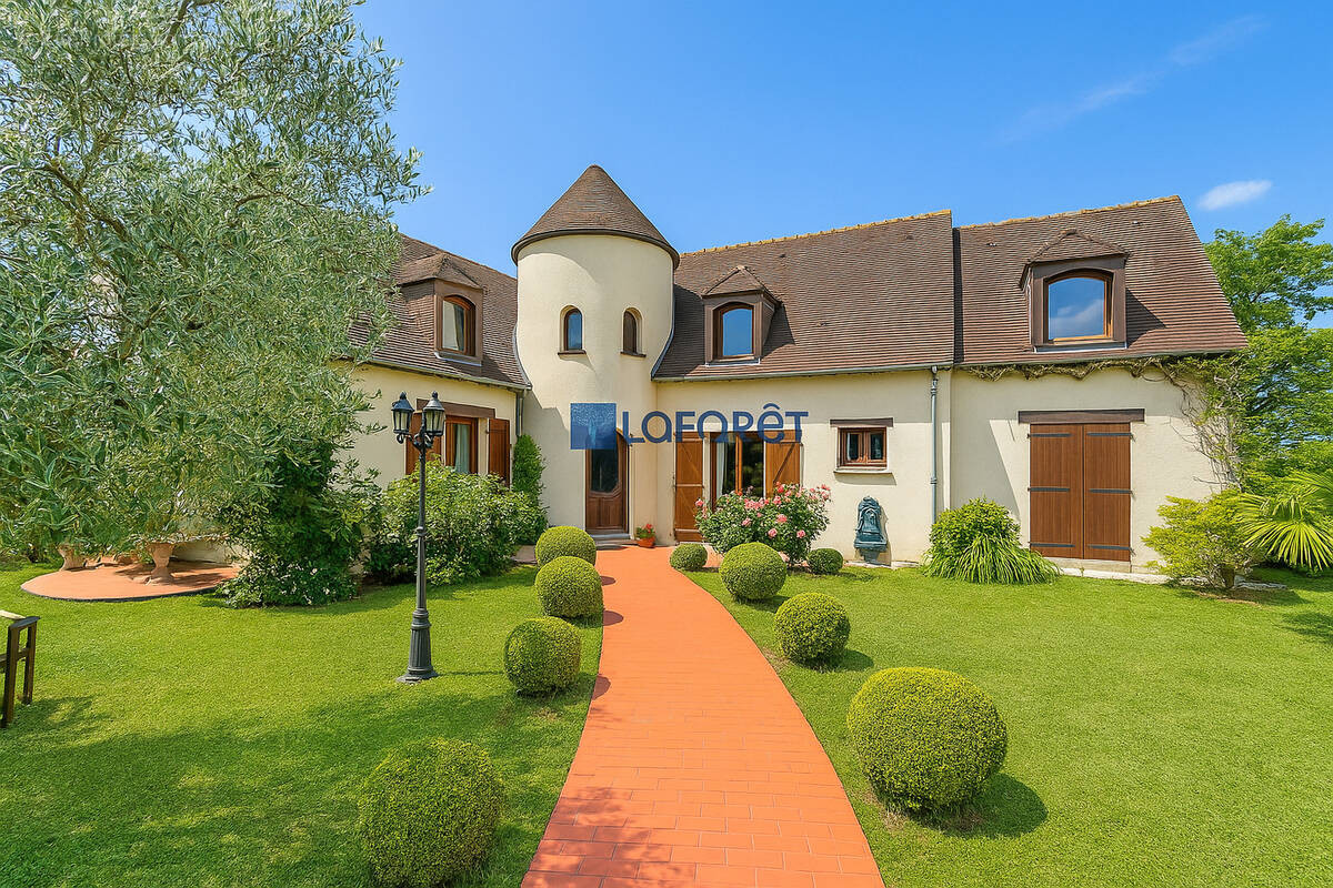 Maison à CONDE-SAINTE-LIBIAIRE