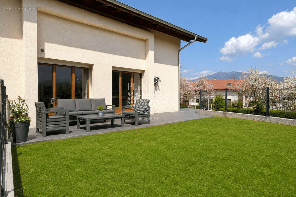 Appartement à REIGNIER