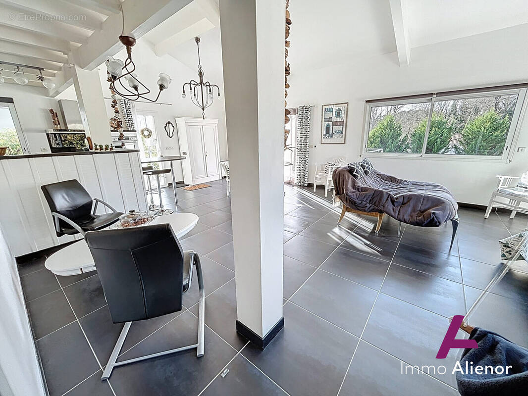 Maison à BELIN-BELIET