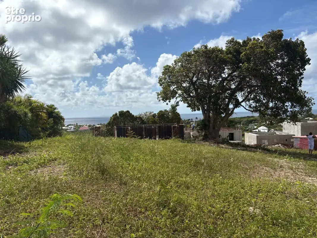 Terrain constructible de 1 220 m2 avec aperçu mer   Saint-François, secteur Bellevue - photo 3
