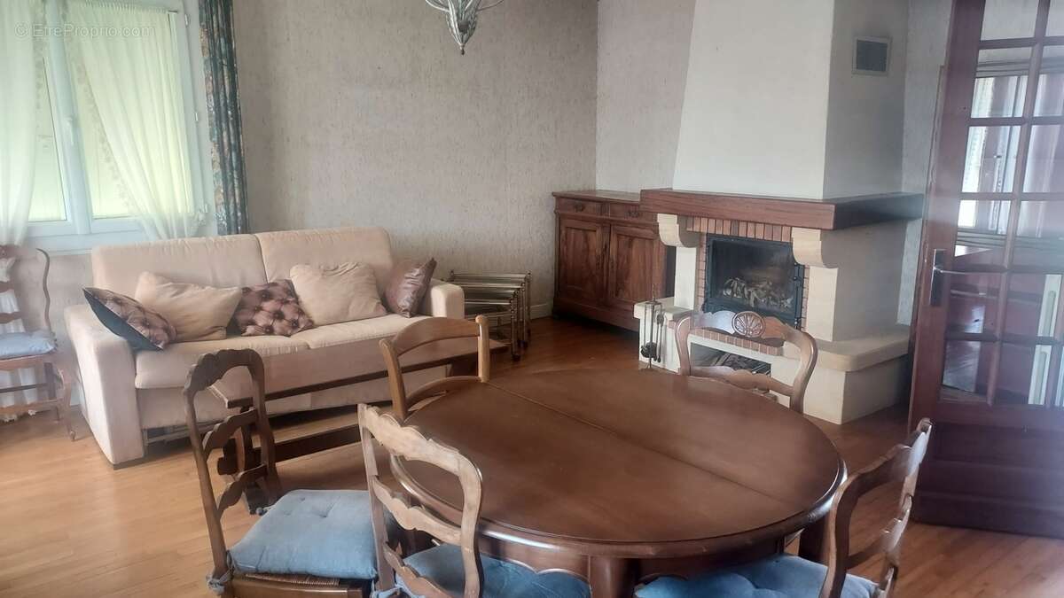Maison à vendre 4 pièces LACHAPELLE AUZAC (46) - photo 13