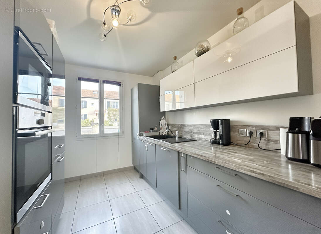 Maison à FONTENAY-LE-VICOMTE