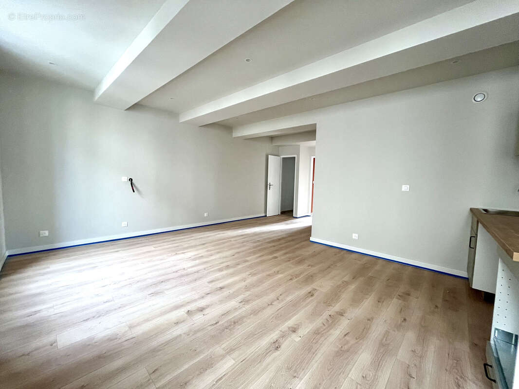 Appartement à MARSEILLE-1E