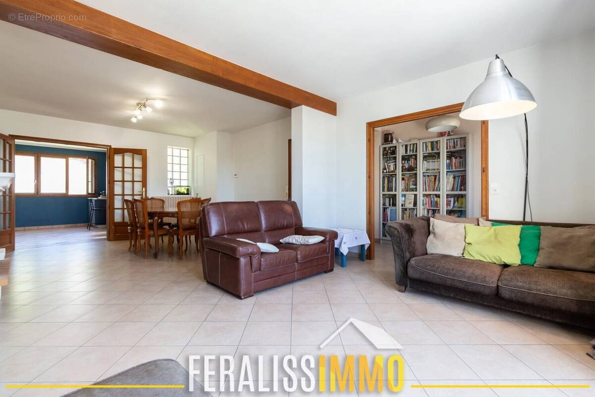 Maison à VAUX-SUR-SEINE