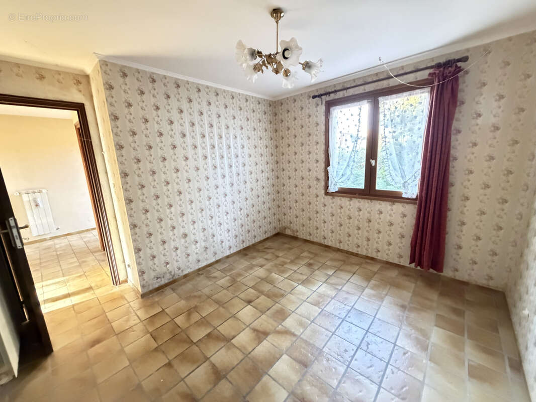 Maison à REGUSSE