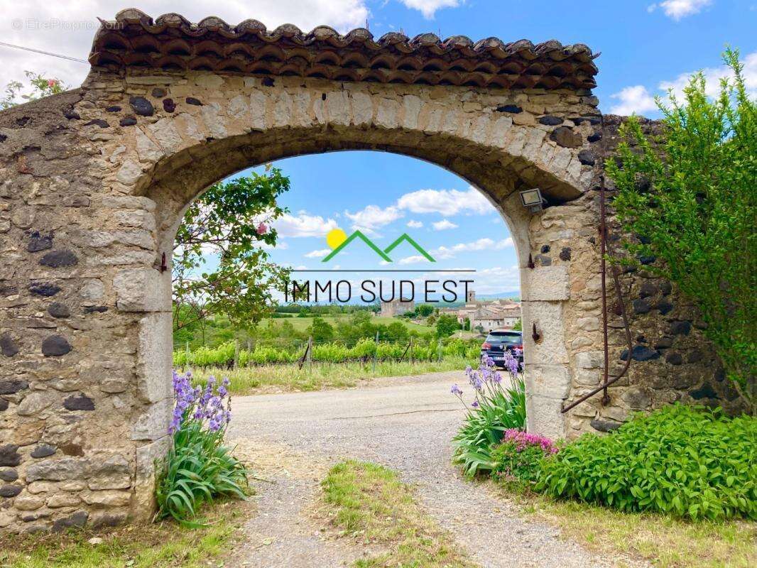 Maison à ROCHECOLOMBE