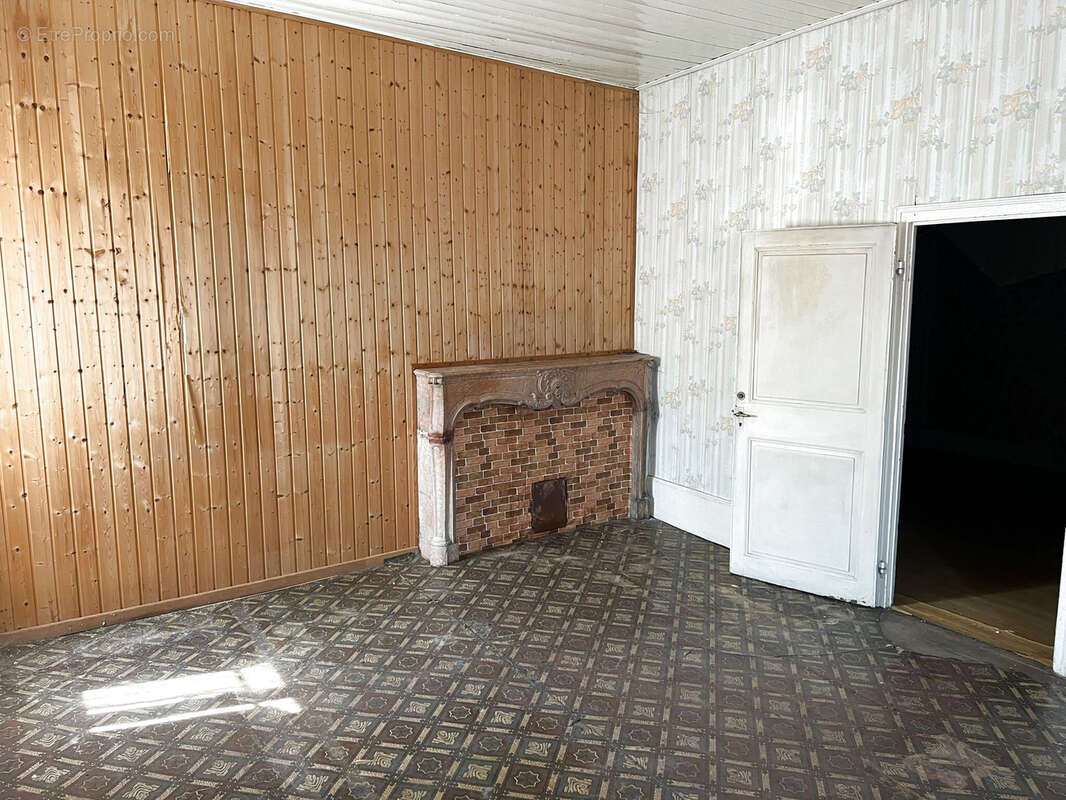 Maison à CLERVAL