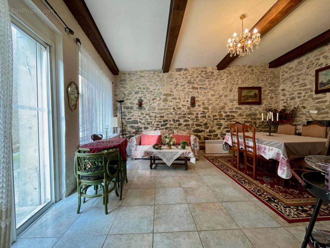 Maison à SERVIES-EN-VAL