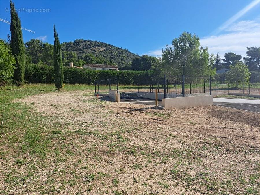Terrain à MERINDOL