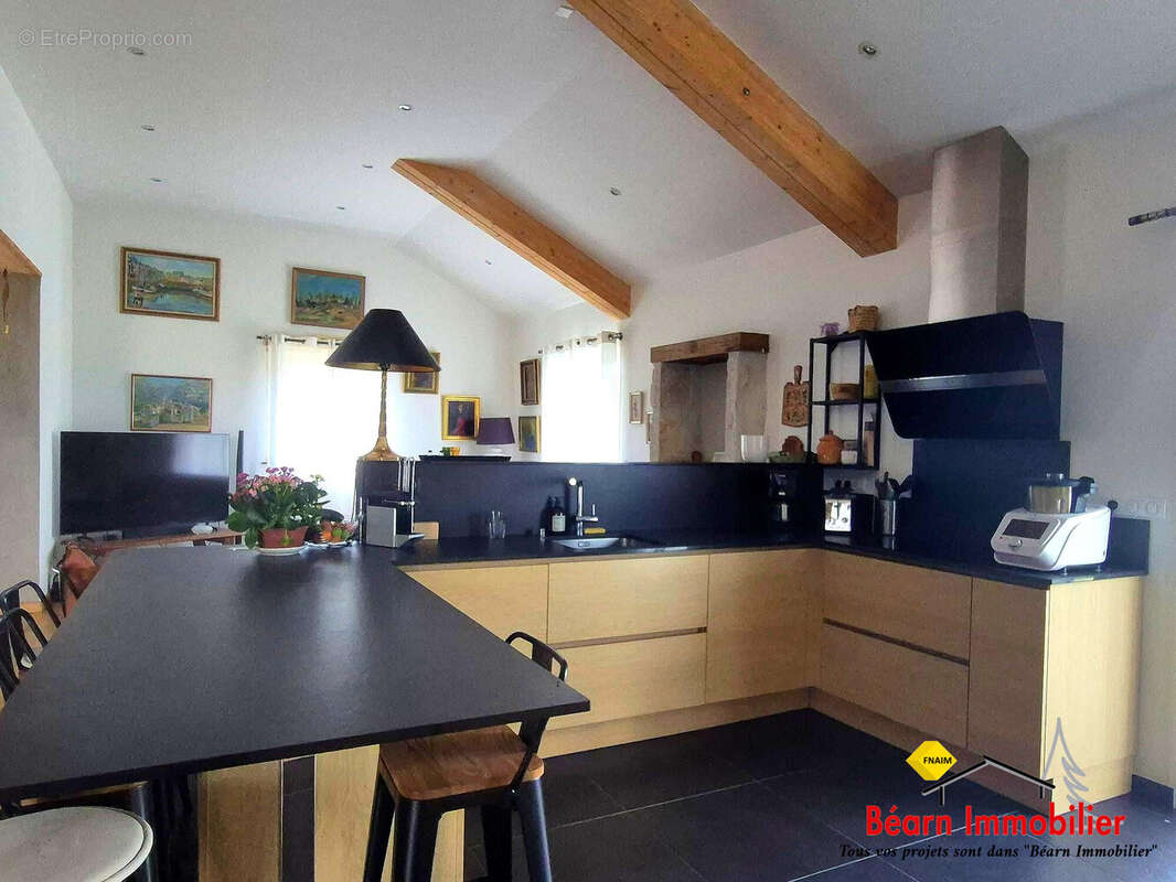 Maison 307 m² à Bidache  - photo 7
