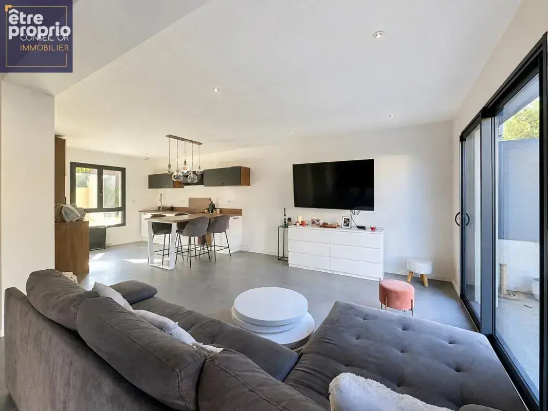 Maison contemporaine 126 m² – 5 pièces, 3 chambres, jardin et terrasse de 40 m² – Sérézin-du-Rhône - photo 2