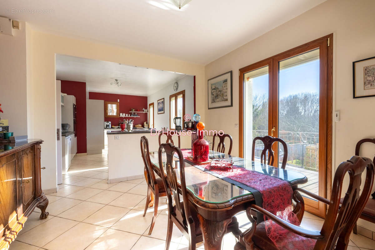 Maison à VAUX-SUR-SEINE