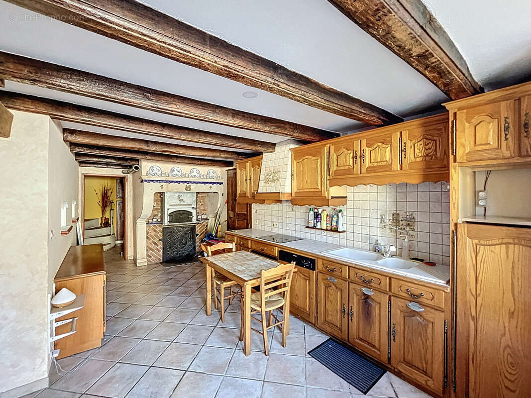 Maison à MENIL-LA-HORGNE