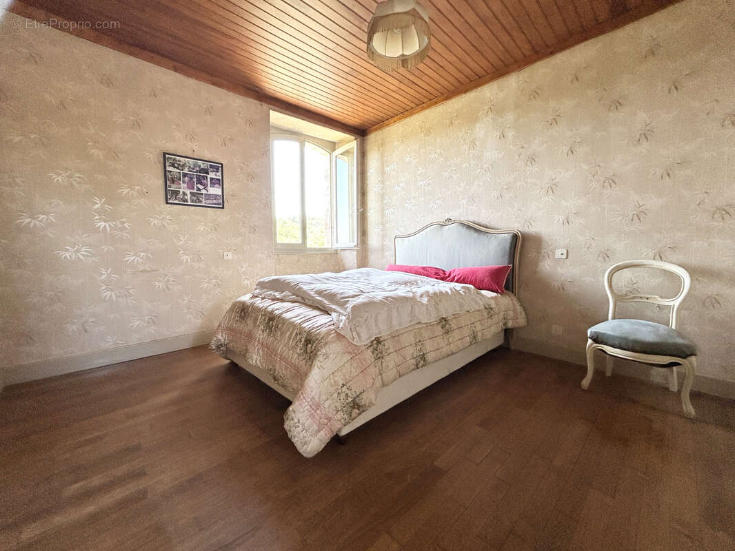 Maison à BRIGNAC-LA-PLAINE