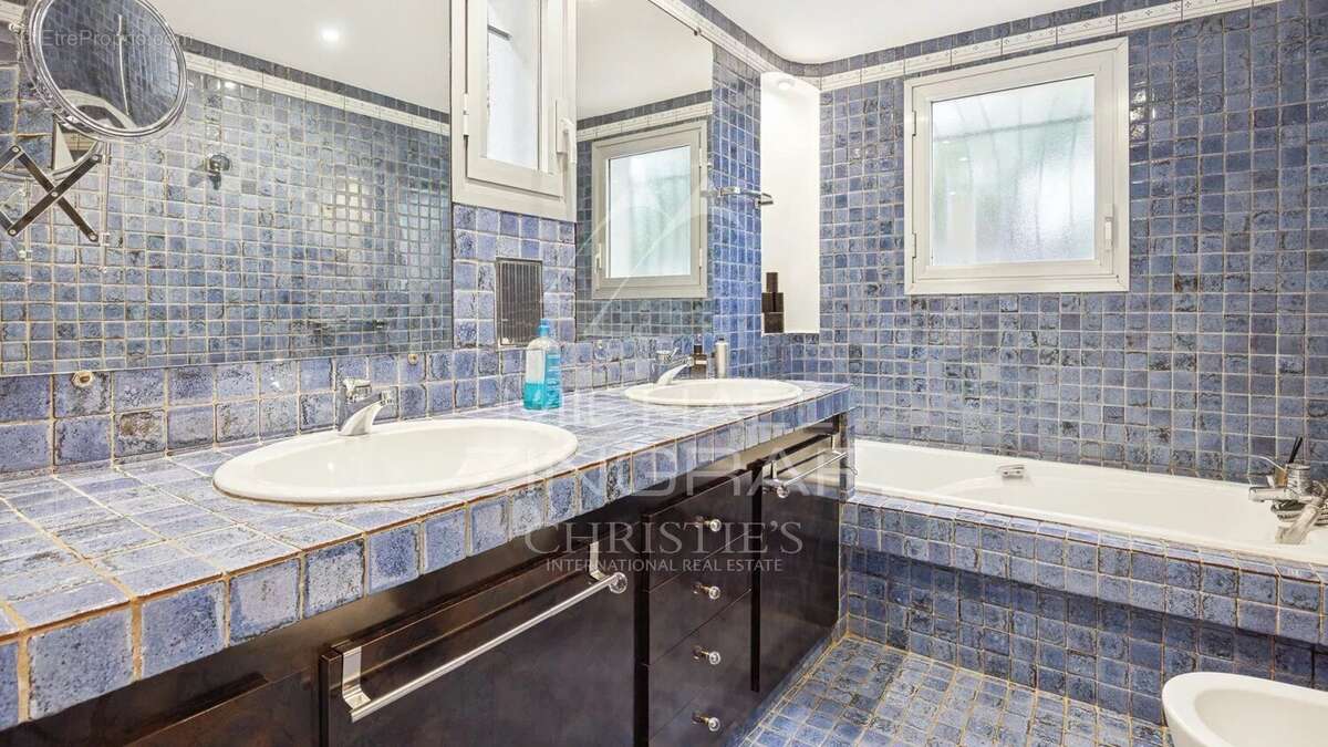 Maison à MANDELIEU-LA-NAPOULE