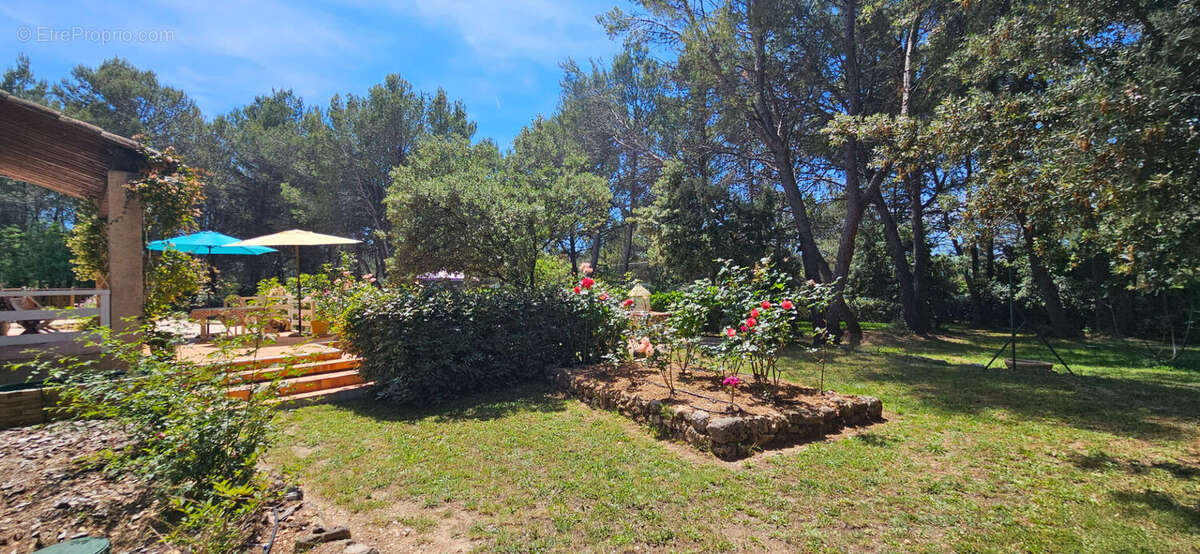 Propriété de 245 m²  / Environnement naturel d'exception - photo 4