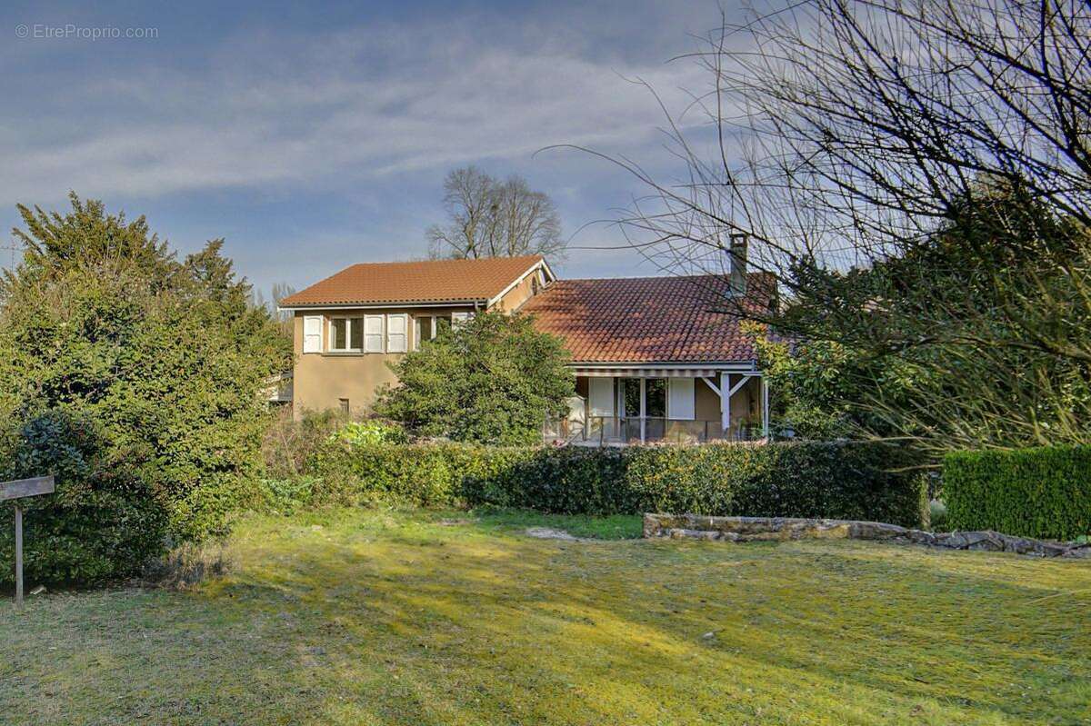 Maison à FONTAINES-SAINT-MARTIN