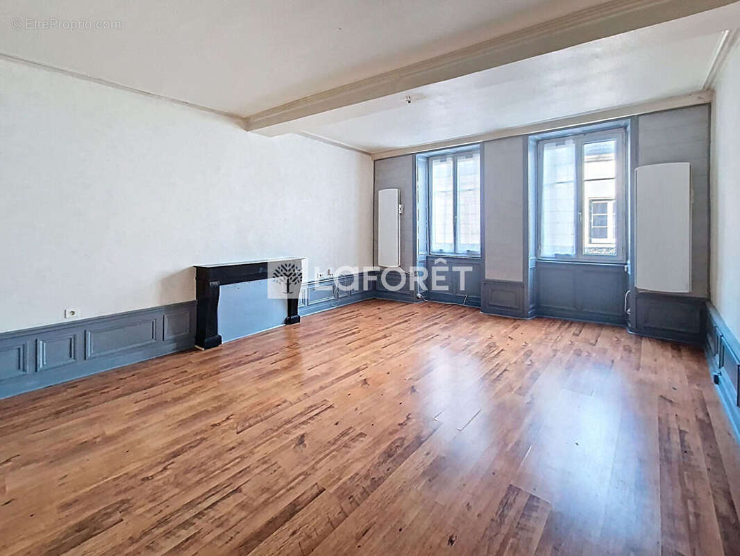 Appartement à GRAY