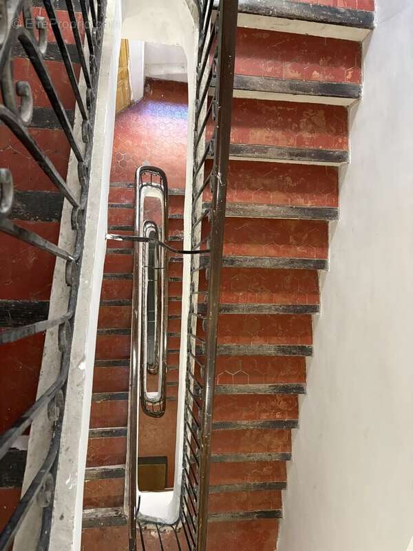 Appartement à MARSEILLE-1E