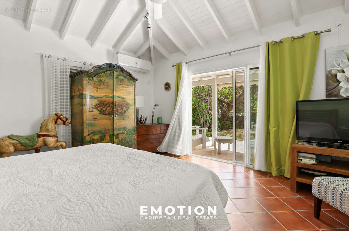 Les Terres Basses - Villa vue lagon + maison dépendante - photo 16