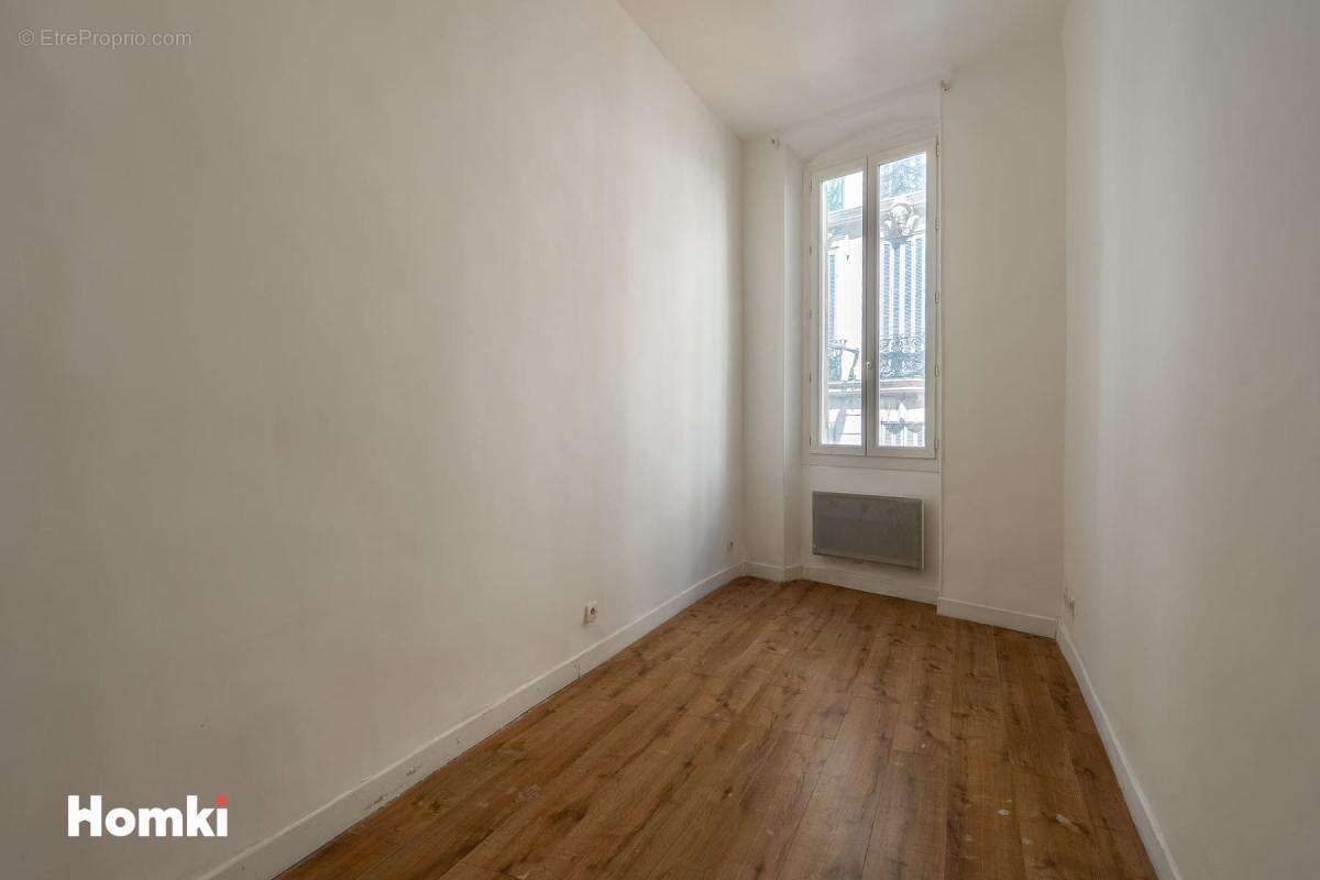 Appartement à MARSEILLE-1E