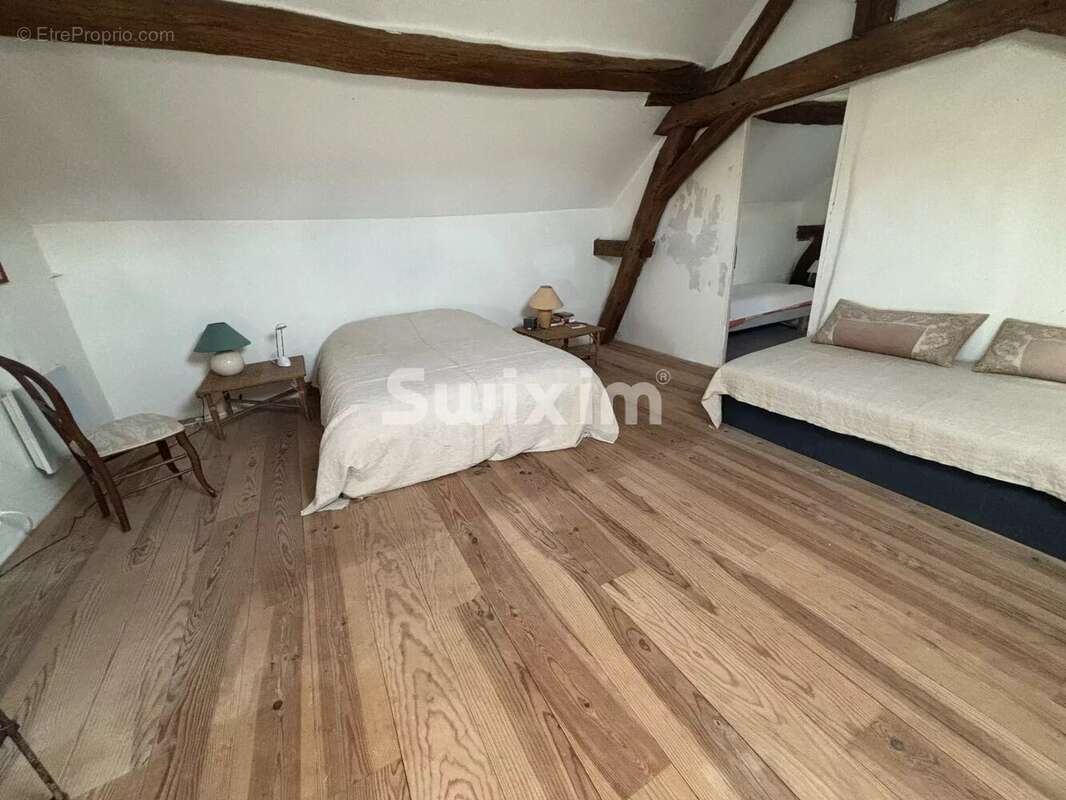 Maison à NOYERS