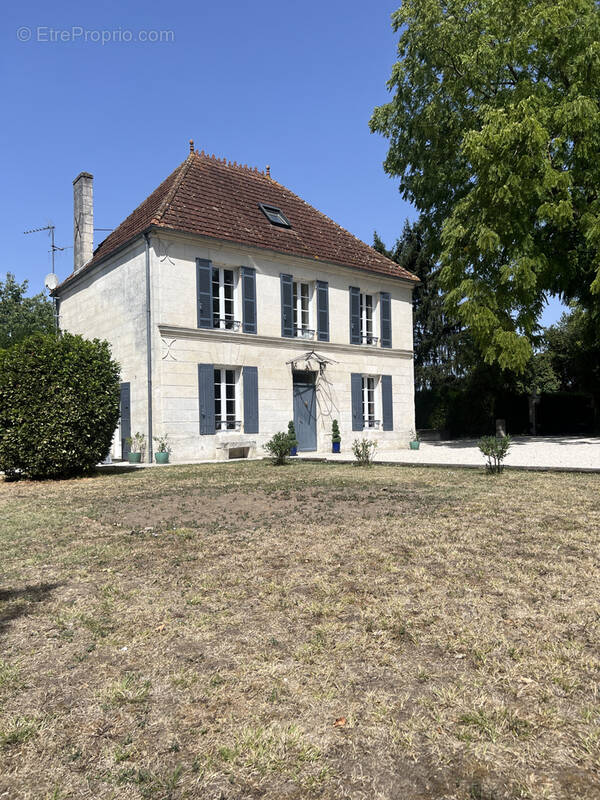 Maison à SAINTES