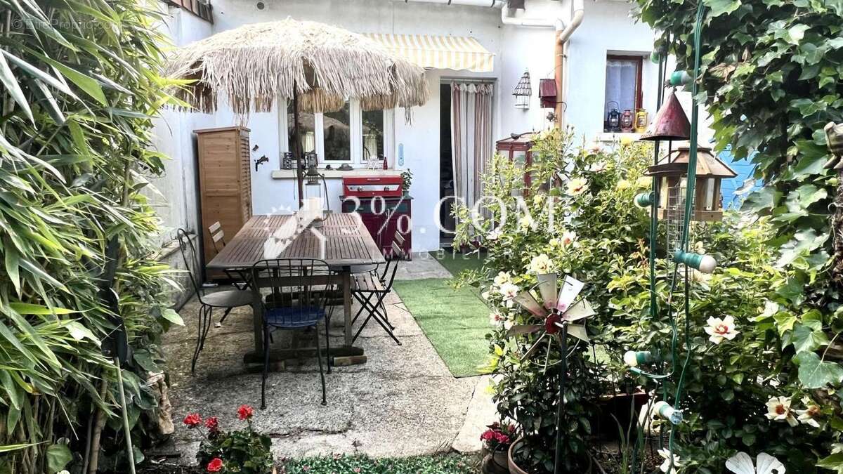Maison à LIGUGE